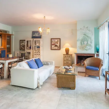 Villa Beach Close *