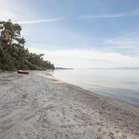 Beach Close